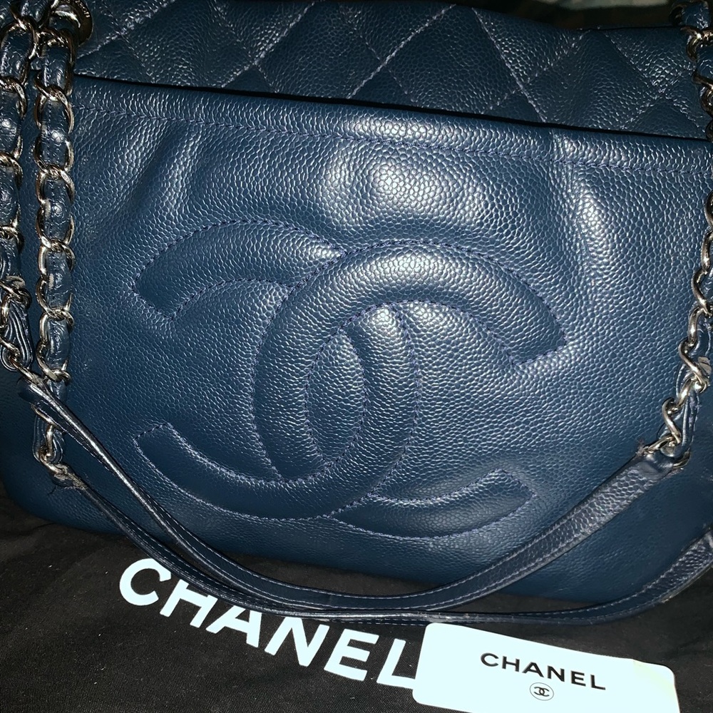 Chanel - Picture 3 of 9